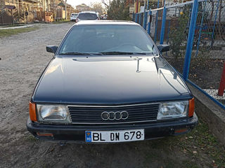 Audi 100