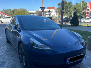 Tesla Model 3 foto 1