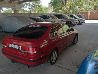 Toyota Carina foto 2