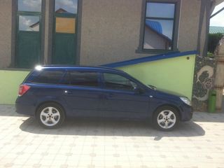 Opel Astra foto 1