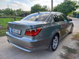 BMW 5 Series foto 2