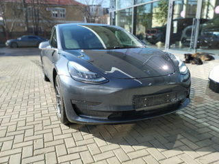 Tesla Model 3 foto 4