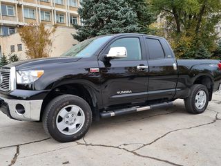 Toyota Tundra foto 2