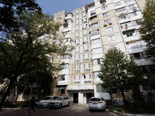 Apartament cu 2 camere, 60 m², Botanica, Chișinău foto 18