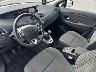 Renault Grand Scenic foto 2