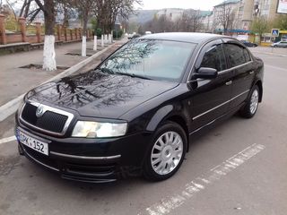 Skoda Superb foto 1