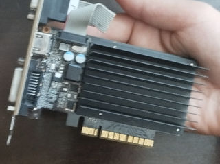 GT 730 1 GB DDR3 foto 1