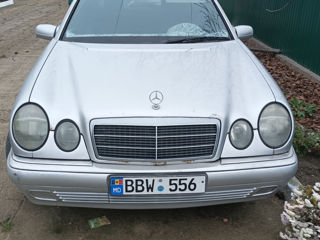 Mercedes E-Class foto 2