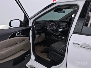 KIA Carnival foto 8