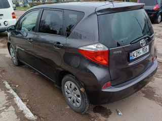 Toyota Verso-S foto 3