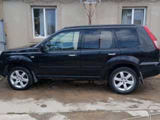 Nissan X-Trail foto 2