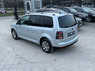 Volkswagen Touran foto 8