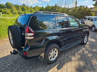 Toyota Land Cruiser Prado foto 3