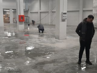 Servicii de spălare mecanizata podele! foto 3