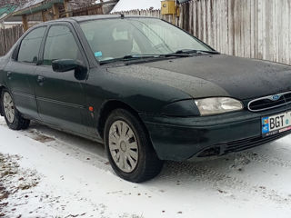 Ford Mondeo foto 2