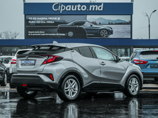 Toyota C-HR foto 2