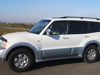 Mitsubishi Pajero foto 3