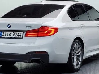 BMW 5 Series foto 2