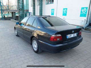 BMW 5 Series foto 6