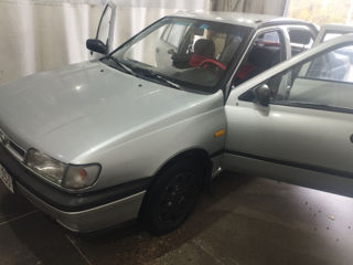 Nissan Sunny foto 10