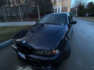 BMW 5 Series foto 1