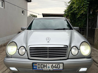 Mercedes E-Class foto 3