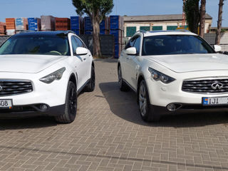 Infiniti QX70 foto 9