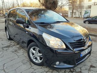 Toyota Verso foto 1