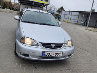 Toyota Avensis foto 6