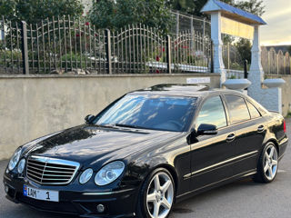 Mercedes E-Class foto 1