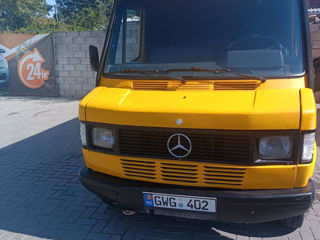 Mercedes 410D foto 1