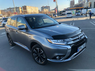 Mitsubishi Outlander foto 2