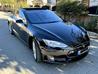 Tesla Model S foto 2