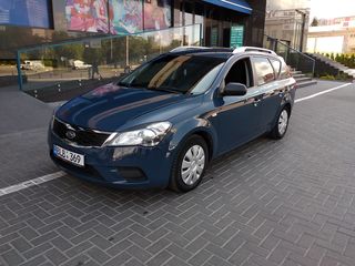 KIA Ceed Sw foto 1