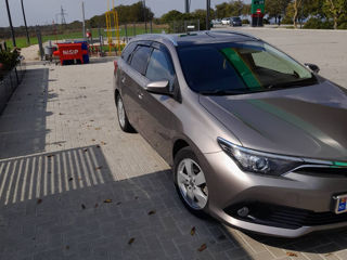 Toyota Auris foto 2