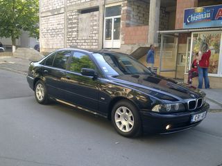 BMW 5 Series foto 3