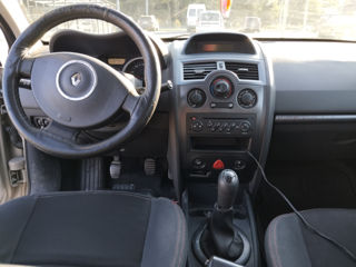 Renault Megane foto 2