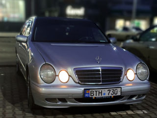 Mercedes E Class foto 1