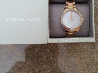 Michael Kors cu pietre sfarofschi