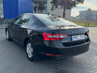 Skoda Superb foto 3