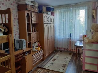 SE VINDE apartament cu 2 odai in centrul orasului Floresti!!! foto 4