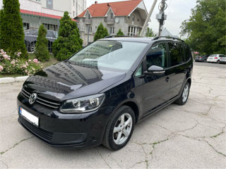 Volkswagen Touran foto 3