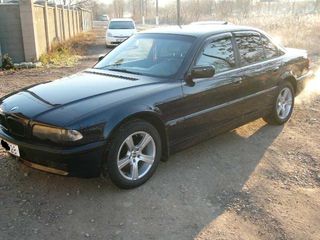 BMW 7 Series foto 1