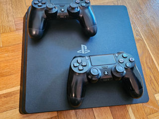 Vând PS4 Slim foto 2