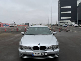 BMW 5 Series foto 2