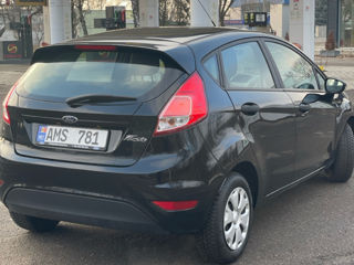 Ford Fiesta foto 3