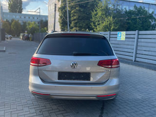 Volkswagen Passat foto 4