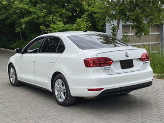 Volkswagen Jetta foto 4