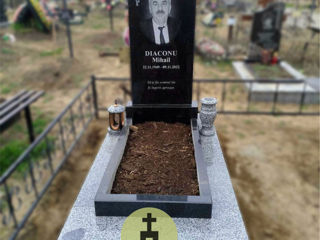 Monumente funerare din granit negru natural de la producator MemorialPrim.md foto 2