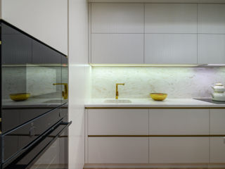 Bucătărie modernă cu fațade riflante Rimobel foto 7